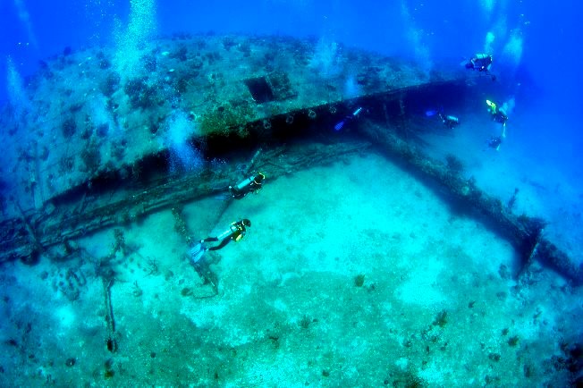 Wreck-of-the-RMS-Rhone2.jpg